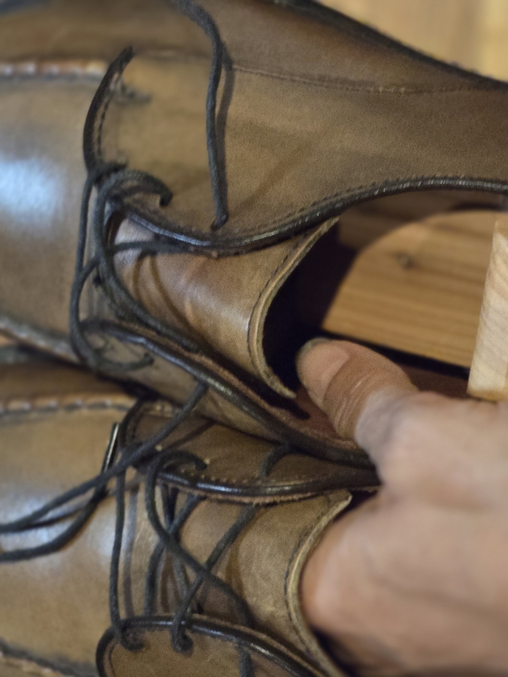 Allen Edmonds Brown Leather Derby Shoes with Dark Laces 8 Men